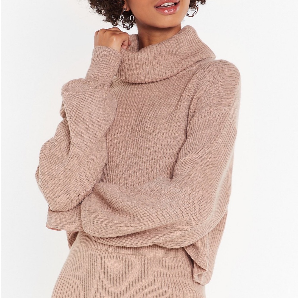 NASTY GAL NWT Beige/Tan Balloon Turtleneck